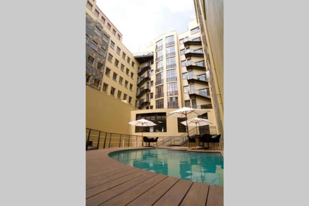 Mabungubwe Hotel Apartments - Home Away From Home Johannesburgo Exterior foto