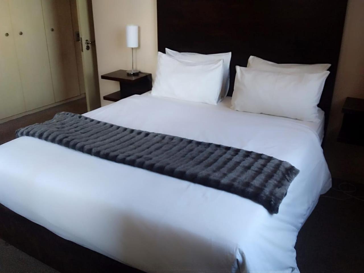 Mabungubwe Hotel Apartments - Home Away From Home Johannesburgo Exterior foto